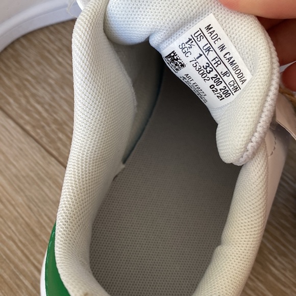 Adidas white 3 Velcro strap sneakers, NWT, size 1.5 - Picture 9 of 9